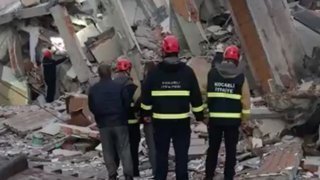 Kocaeli'de 5 katlı bina çöktü