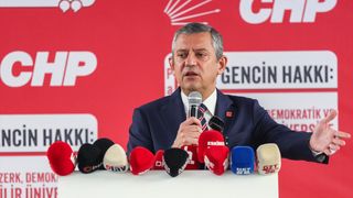 Hakkında soruşturma başlatılan Özgür Özel, hakaretleri için geri adım attı