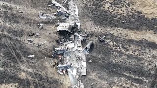 20 askerimizin şehit olduğu uçağın enkazı görüntülendi