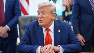 Trump'tan Epstein dosyalarını soran muhabire: Sessiz ol domuzcuk