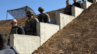 Netanyahu, Suriye'de işgal ettikleri tampon bölgeye gitti