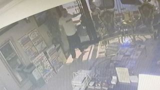 Böcek Ailesi'nin otelde kilitli kaldığı anlar