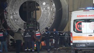 Kırıkkale'de 3 tonluk sacın altında kalan 2 işçi can verdi