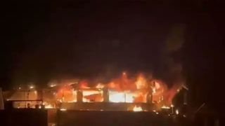 Hindistan'da gece kulubünde 25 kişinin öldüğü yangının çıkış anları