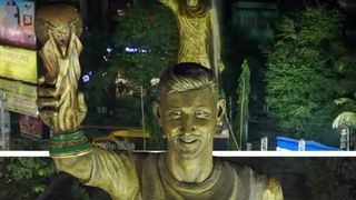 Hindistan'da Lionel Messi için 21 metrelik dev heykel yapıldı