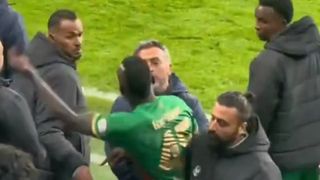 Mbaye Diagne'nin oyundan alınınca çılgına döndüğü anlar