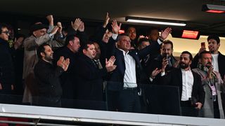 Serbest bırakılan Sadettin Saran, Eyüpspor-Fenerbahçe maçını izlemeye geldi