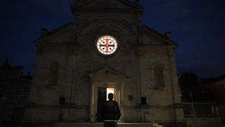 Suriye’de devrimle beraber 14 yıl aranın ardından Noel ışıklandırması yapıldı