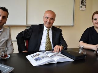 Bitlis'te 37 yıllık öğretmen, öğrencileriyle aynı okulda meslektaş oldu