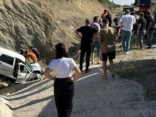 Manisa'da menfeze düşen otomobildeki çocuk can verdi