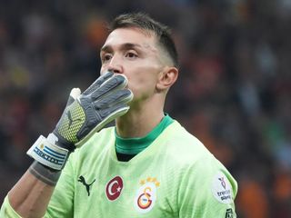 Fernando Muslera, neden Türkçe röportaj vermediğini açıkladı