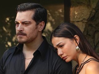 Demet Özdemir, Eşref Rüya'nın sezon finalini kutladı! Pozları olay oldu