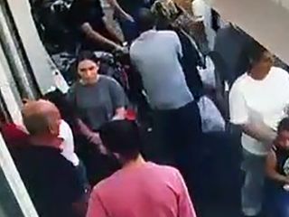 Adana'da ATM'den para çeken kadının çantasını boşalttı