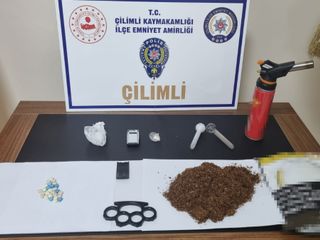 Düzce'de durdurulan araçtan uyuşturucu çıktı