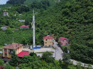 Trabzon'da camisiz minareden, 8 yıldır ezan sesi eksik olmuyor