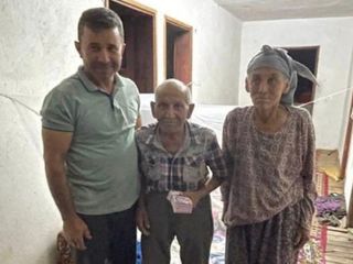Antalya'da yangında tüm parasını kaybeden yaşlı adama devlet sahip çıktı