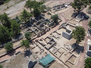 Olympos Antik Kenti'nde tarihe ışık tutan yeni mozaikler bulundu