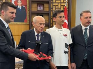 Bahçeli, Ülkü Ocakları'nın ürettiği İHA'nın adını TÜRKHAN koydu