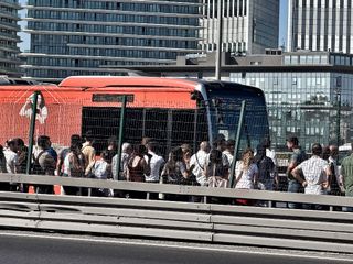 İstanbul Küçükçekmece'de metrobüste yangın paniği