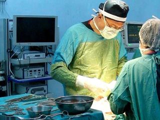 Mersin'de mide balonu ameliyatında ölen gencin doktoru tutuklandı