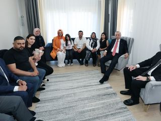 Cumhurbaşkanı Erdoğan ve İlham Aliyev'den depremzede aileye ziyaret