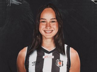 Beşiktaş, Zeynep Üzen'i renklerine bağladı