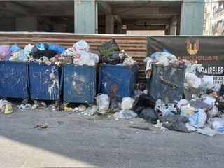 Buca'da işçiler grevde: Sokaklarda çöp dağları oluştu