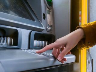 Dolandırıcılar pusuda! ATM’de işleme başlamadan önce mutlaka bunu yapın…
