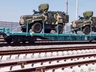Türk zırhlısı Ejder Yalçın, marmaray hattından Avrupa'ya sevk ediliyor