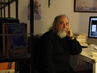 Usta yazar Barlas Özarıkça'nın kült eseri: Ters Adam