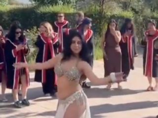ODTÜ öğrencileri mezuniyet törenine dansöz getirdi