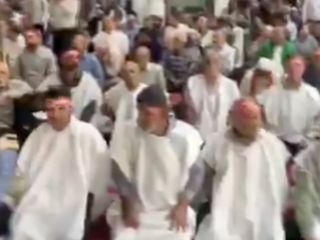 İran Ahvaz'da kefenle cuma namazı