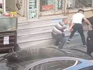 Avcılar’da yaşlı adama sopayla saldırdılar