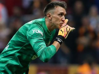 Fernando Muslera'nın yeni takımını menajeri açıkladı