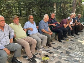Ataşehir'de caminin kapısını kilitleyen imam, cemaati mağdur etti