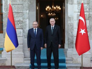 Başbakanlık düzeyinde ilk ziyaret: Cumhurbaşkanı Erdoğan, Nikol Paşinyan ile görüştü