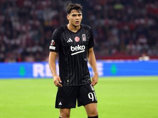 Beşiktaş'tan Mustafa Erhan Hekimoğlu için 9 milyon euro'ya ret