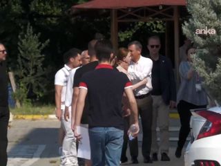 Özgür Özel, Ferdi Zeyrek'in kızını sınava götürdü