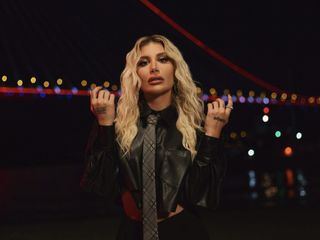 İrem Derici'den Nihal Candan paylaşımı