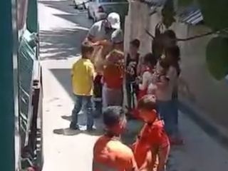 Kocaeli'de temizlik personelinin hareketi yürekleri ısıttı