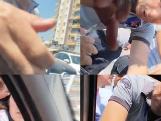 Mersin'de hastane çalışanları hatalı park ettiğini söyledikleri aracın önünü kesti