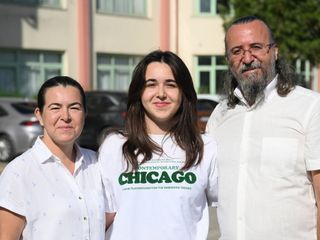 Edirne'de anne, baba ve kızları YKS'ye aynı okulda girdi
