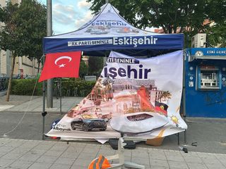 Eskişehir’de AK Parti standına zarar veren şüpheli gözaltına alındı