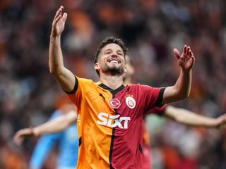 Dries Mertens futbolu bırakma kararı aldı