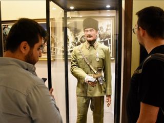 Atatürk'ün orijinal üniforması Samsun'da sergileniyor