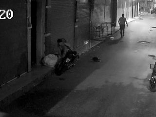 Adana'da sokak sokak gezip motosiklet çaldılar