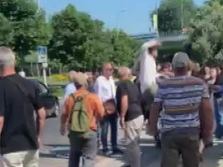 Marmaray istasyonunda yumruklu yol tarifi kavgası