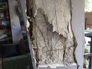 Antalya’da apartmanda taşıyıcı kolon patladı: Bina tahliye edildi
