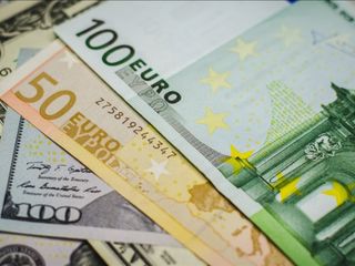 Euro günün ilk saatlerinde rekor kırdı! 24 Haziran'da döviz fiyatları
