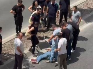 İstanbul'da yolun karşısına geçmek isteyen adama taksi çarptı